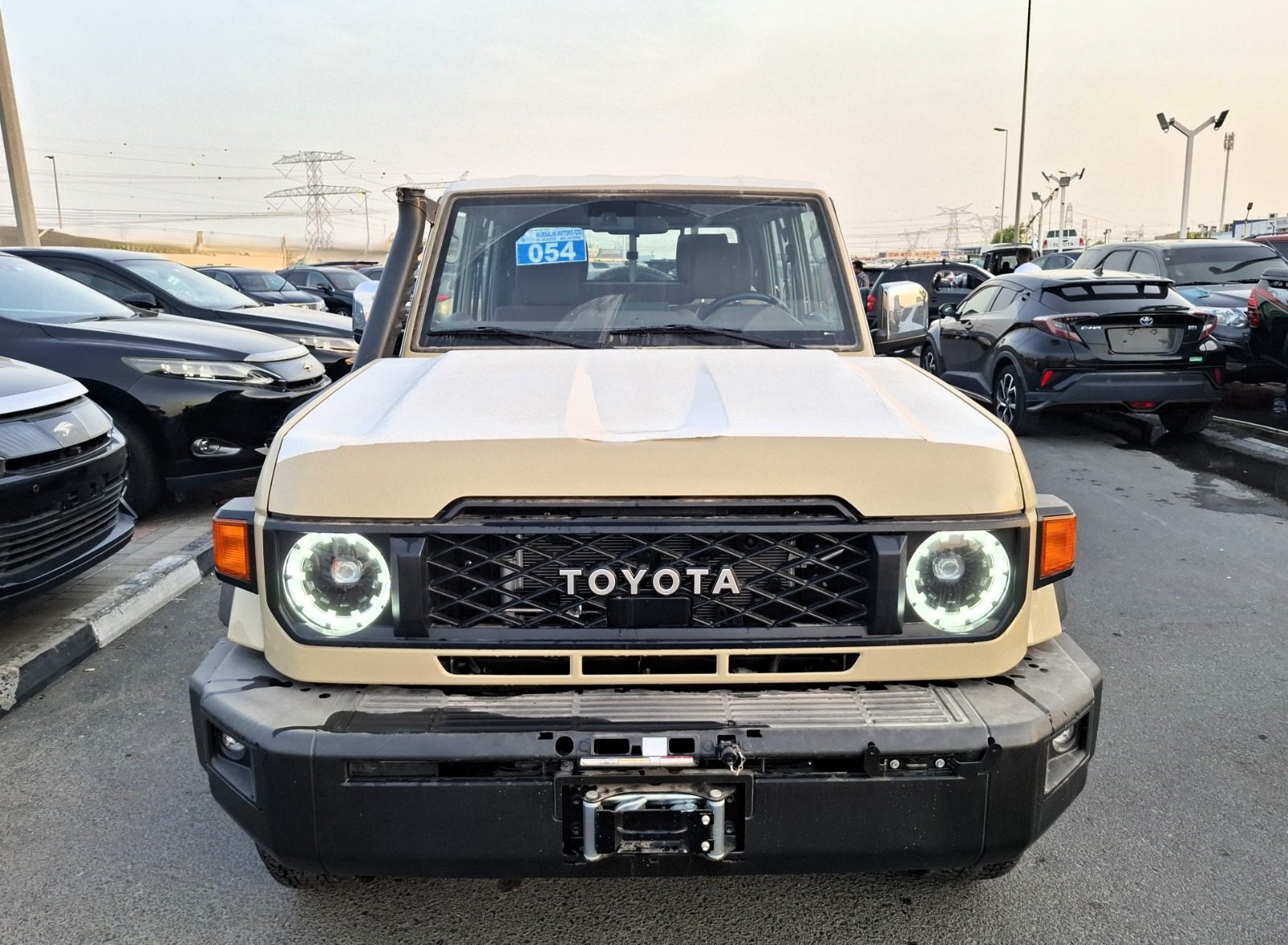 Toyota LC Pickup 4.0L DC AT 2025 Beige Petrol