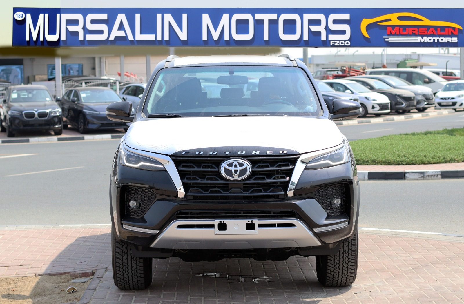 Toyota Fortuner 4.0L V6 2024 4X4 Black Petrol