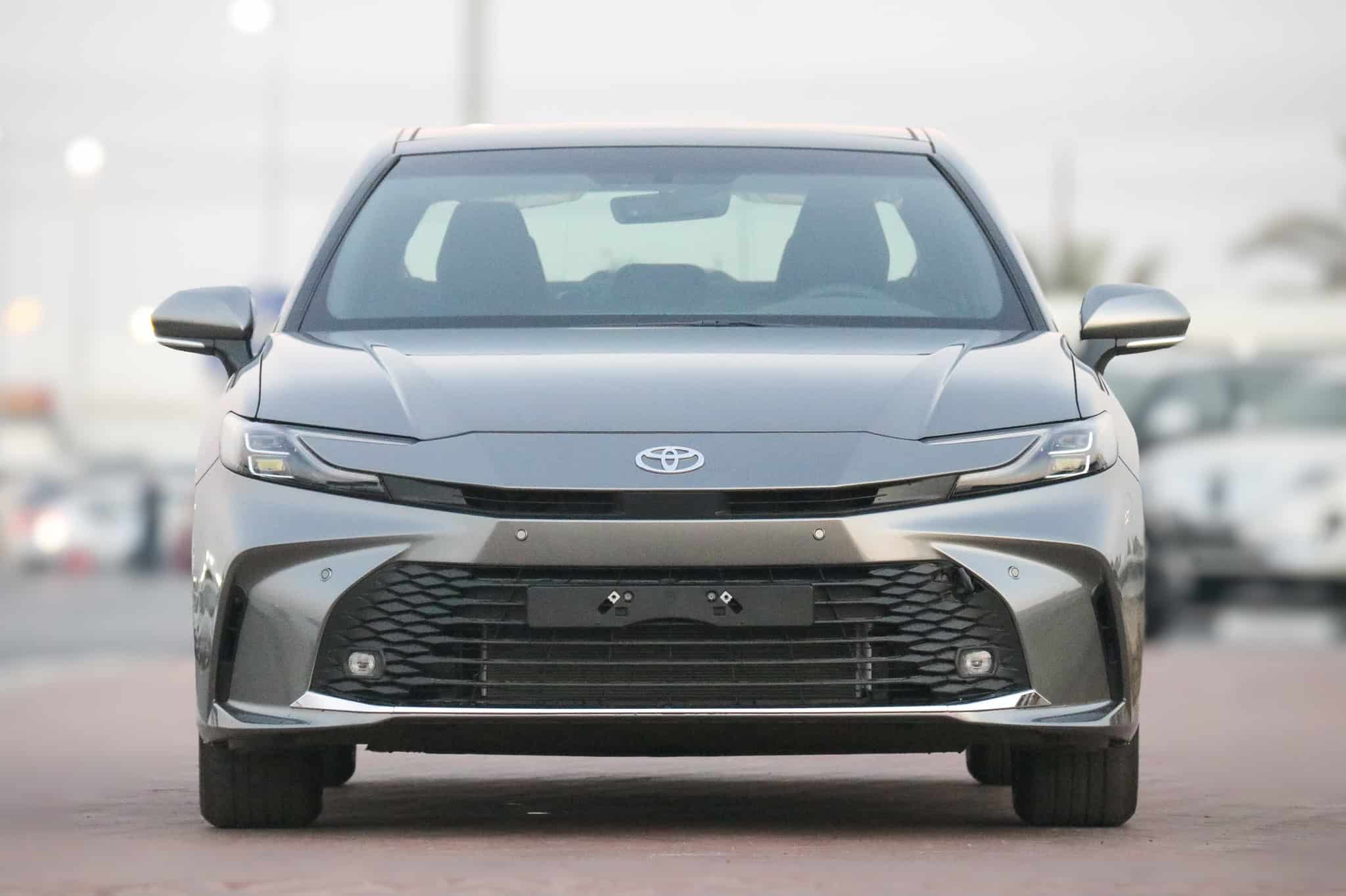 Toyota Camry LE 2.5L Hybrid 2025 Metal Black