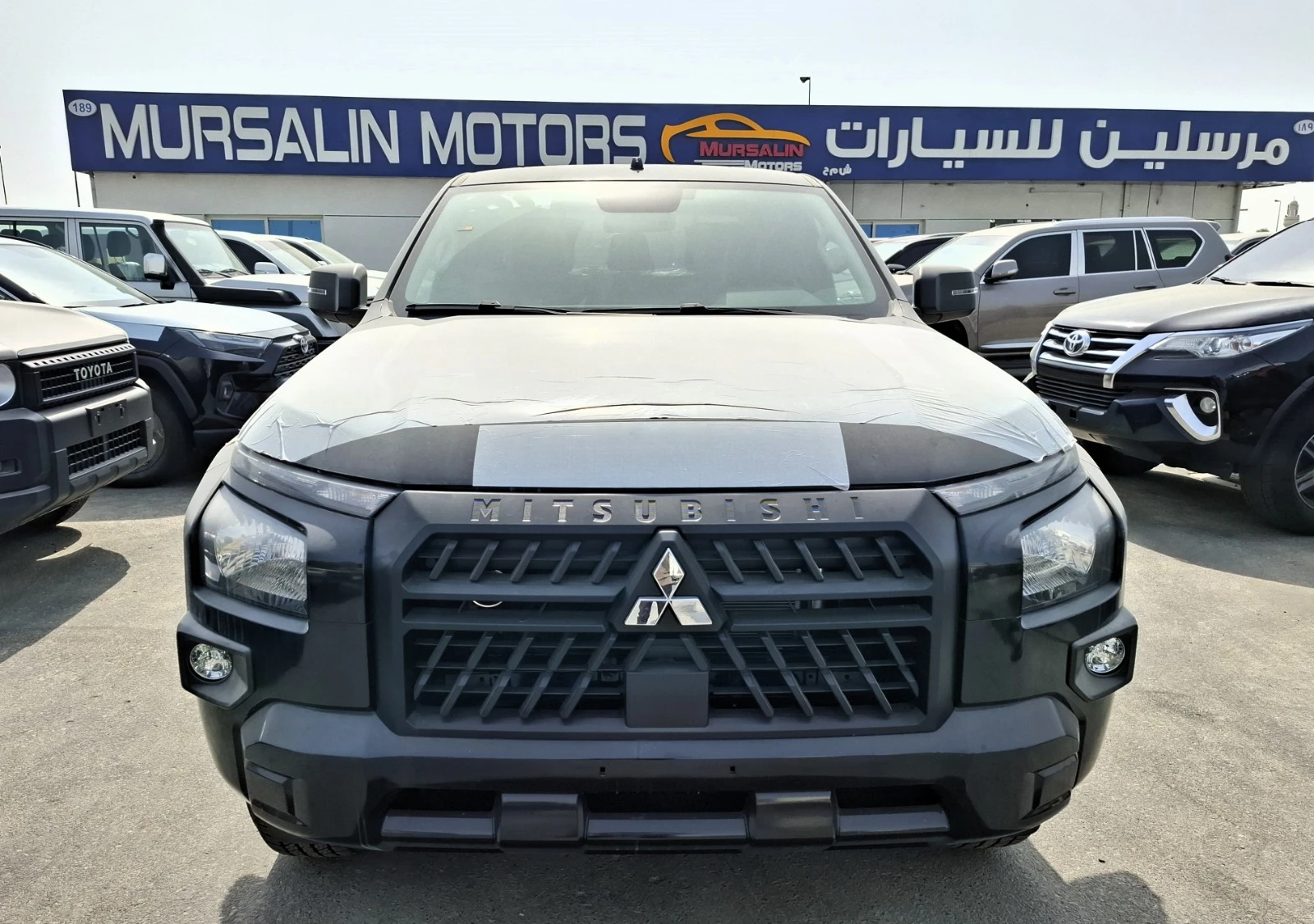 Mitsubishi L200 2.4L 2025 MT DC Black Petrol