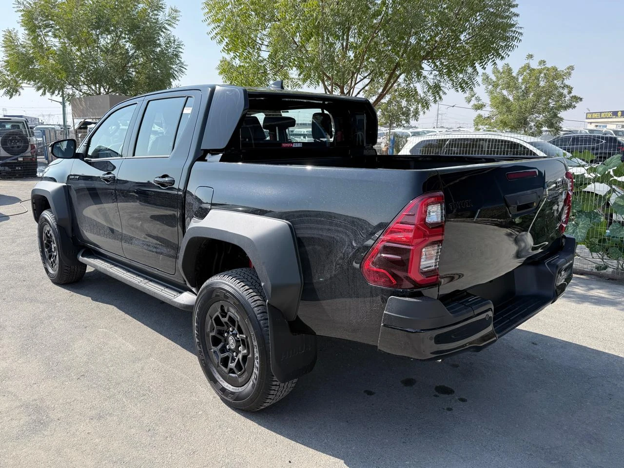 Toyota Hilux GR Sports 2.8L 2025 Full Black Diesel